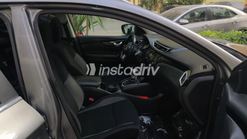 نيسان قشقاي 2020 رمادي CVT مستعملة للبيع في الإسكندرية - 4