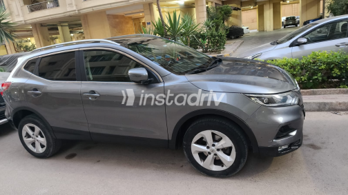 نيسان قشقاي 2020 رمادي CVT مستعملة للبيع في الإسكندرية - 6