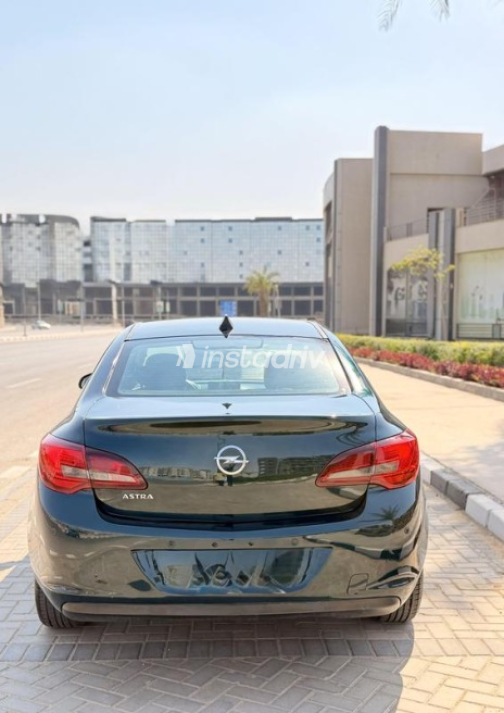Opel Astra 2015 Green Automatic Used for Sale in Nasr city - 2