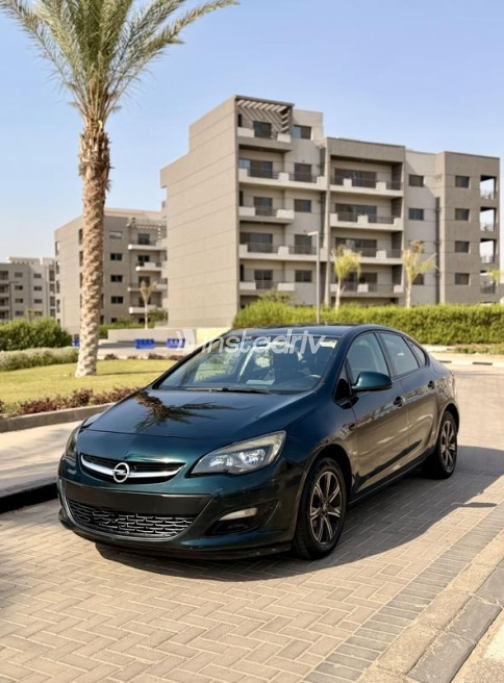 Opel Astra 2015 Green Automatic Used for Sale in Nasr city - 5