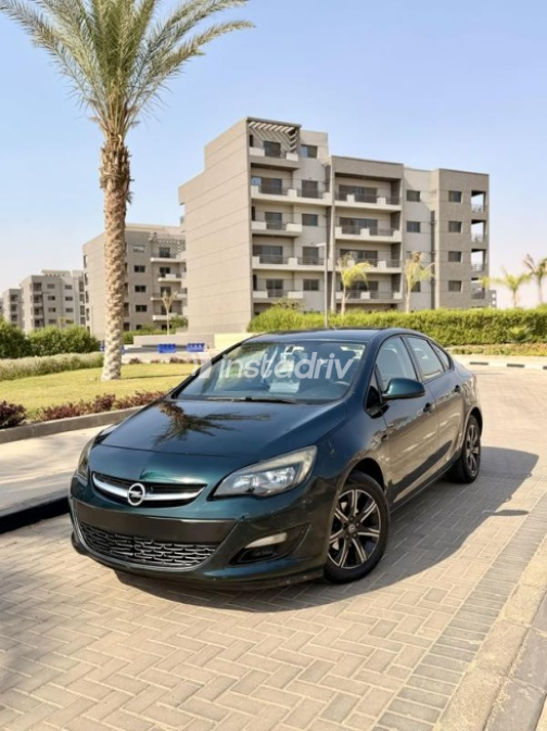Opel Astra 2015 Green Automatic Used for Sale in Nasr city - 6