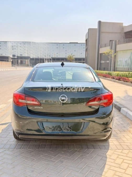 Opel Astra 2015 Green Automatic Used for Sale in Nasr city - 7