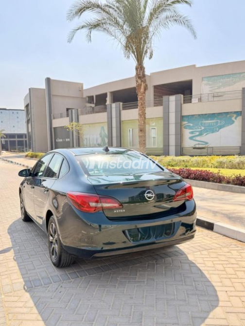 Opel Astra 2015 Green Automatic Used for Sale in Nasr city - 9