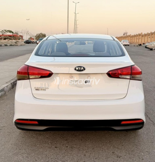 Kia Cerato 2017 White Automatic Used for Sale in Nasr city - 3
