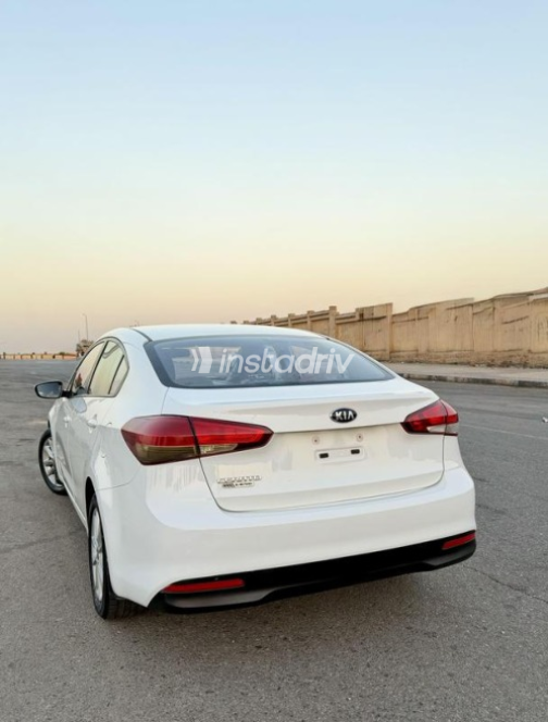 Kia Cerato 2017 White Automatic Used for Sale in Nasr city - 6