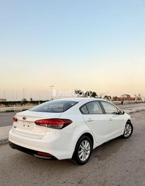 Kia Cerato 2017 White Automatic Used for Sale in Nasr city - 8