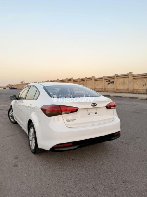 Kia Cerato 2017 White Automatic Used for Sale in Nasr city - 10