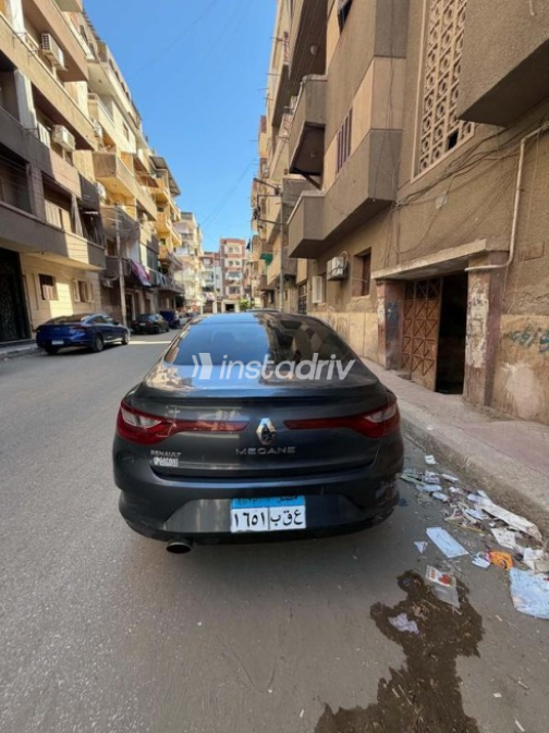 رينو ميجان 2020 رمادي أوتوماتيك مستعملة للبيع في طنطا - 2