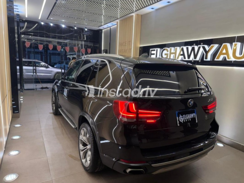 بي ام دبليو X5 2018 أسود أوتوماتيك مستعملة للبيع في الإسكندرية - 3