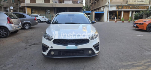 كيا جراند سيراتو 2019 أبيض أوتوماتيك مستعملة للبيع في القاهرة الكبرى ( القاهرة - الجيزة) - 1