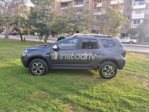 رينو داستر 2021 رمادي غامق CVT مستعملة للبيع في البحر الأحمر - 5