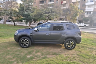 رينو داستر 2021 رمادي غامق CVT مستعملة للبيع في البحر الأحمر