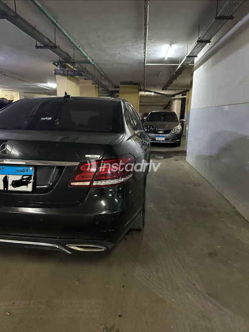 مرسيدس E 350 2014 أسود أوتوماتيك مستعملة للبيع في القاهرة - 2