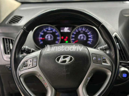 هيونداي IX 35 2015 أسود أوتوماتيك مستعملة للبيع في البحيرة - 4