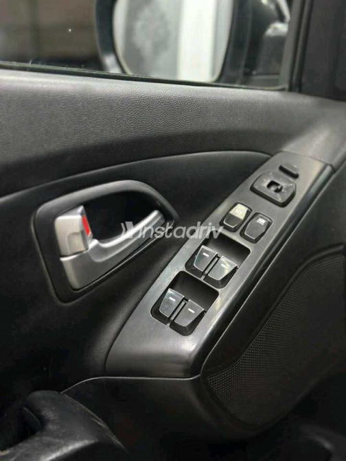 هيونداي IX 35 2015 أسود أوتوماتيك مستعملة للبيع في البحيرة - 7