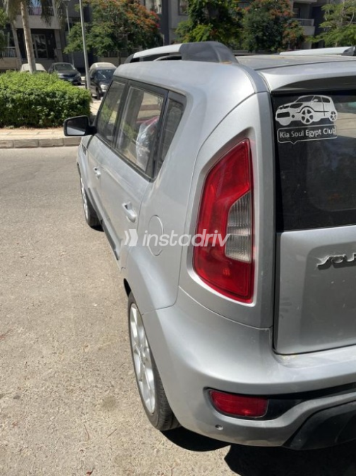 Kia Soul 2013 Silver Automatic Used for Sale in Mansoura - 2