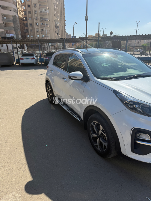 Kia Sportage 2021 White Automatic Used for Sale in Greater Cairo ( Cairo + Giza) - 3