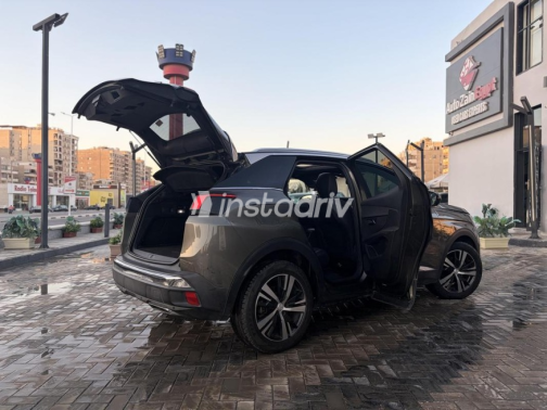 Peugeot 3008 2019 White Automatic Used for Sale in Greater Cairo ( Cairo + Giza) - 3