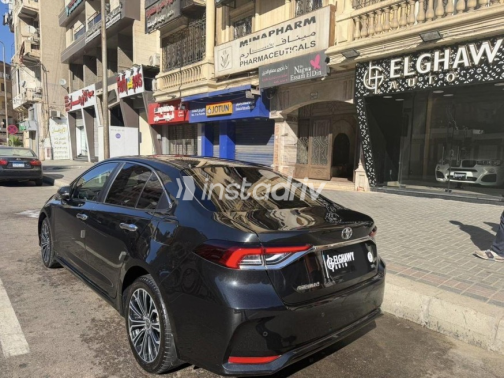 تويوتا كورولا 2021 أسود أوتوماتيك مستعملة للبيع في الإسكندرية - 3