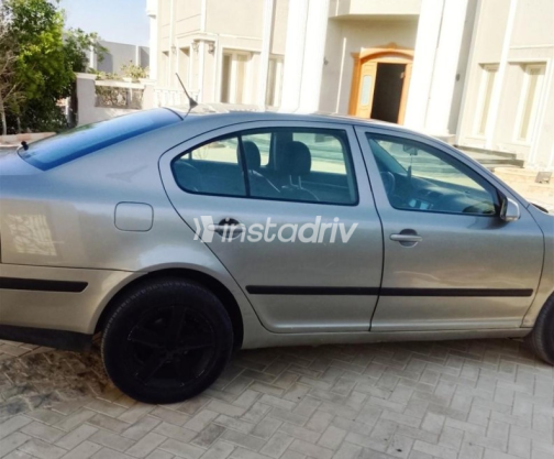 سكودا اوكتافيا A5 2007 برونزي أوتوماتيك مستعملة للبيع في القاهرة - 3