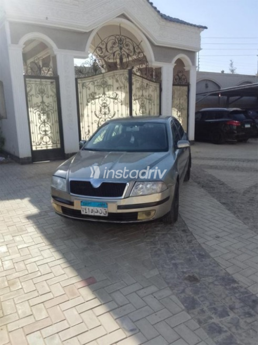 سكودا اوكتافيا A5 2007 برونزي أوتوماتيك مستعملة للبيع في القاهرة - 4