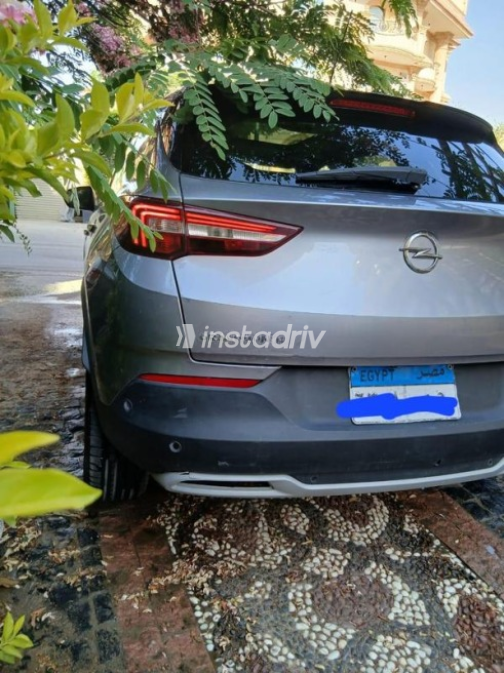 Opel Grandland 2020 Gray Automatic Used for Sale in Greater Cairo ( Cairo + Giza) - 3