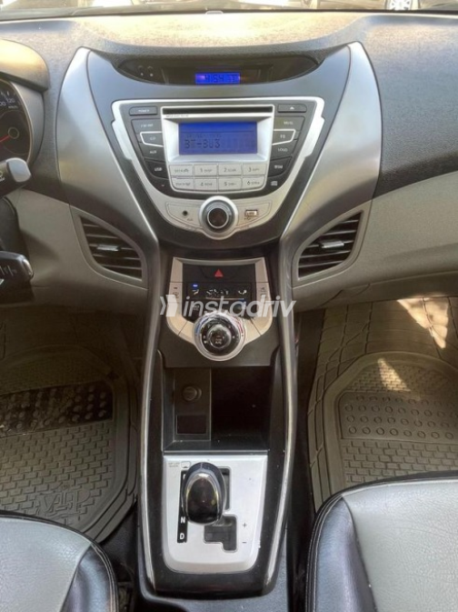 Hyundai Elantra 2012 Black Automatic Used for Sale in Shubra al-Khaimah - 9