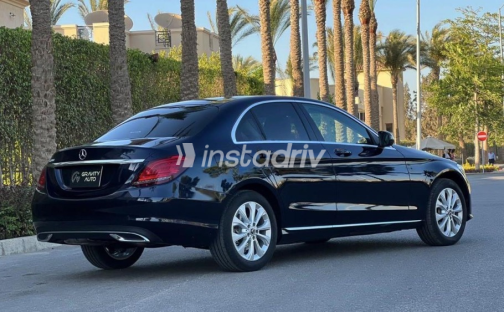 مرسيدس C 180 2019 أزرق غامق أوتوماتيك مستعملة للبيع في مدينة الشيخ زايد - 4