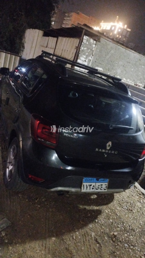 Renault Sandero Step Way 2022 Black Automatic Used for Sale in Qalyubia - 2
