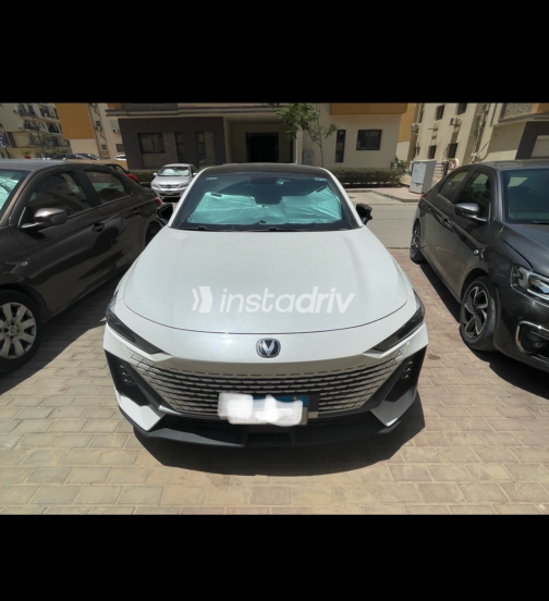 شانجان UNI-V 2025 أبيض أوتوماتيك مستعملة للبيع في الجيزة - 3