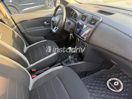 Renault Sandero Step Way 2022 White Automatic Used for Sale in Greater Cairo ( Cairo + Giza) - 2