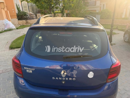 Renault Sandero Step Way 2022 White Automatic Used for Sale in Greater Cairo ( Cairo + Giza) - 5