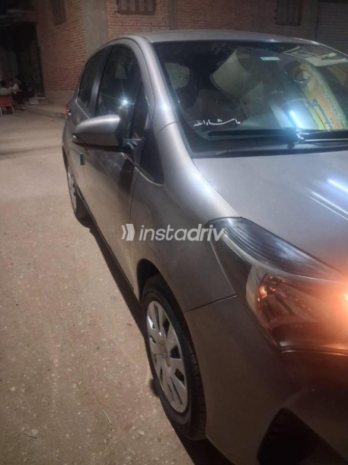 Toyota Yaris 2016 Dark Gray Automatic Used for Sale in Banha - 5