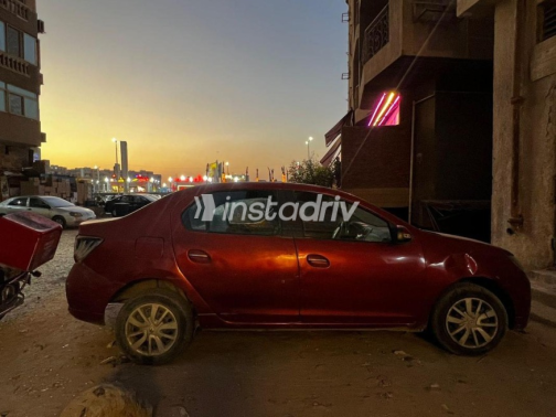 Renault Logan 2015 Red Manual Used for Sale in Maadi - 2