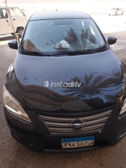Nissan Sentra 2017 Black Automatic Used for Sale in El Katameya - 3