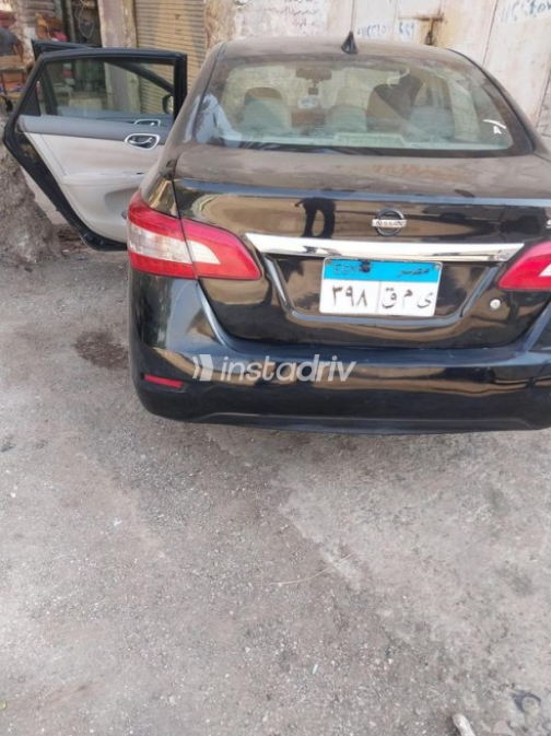 Nissan Sentra 2017 Black Automatic Used for Sale in El Katameya - 4