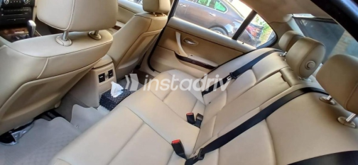 بي ام دبليو 320 2009 أزرق غامق أوتوماتيك مستعملة للبيع في المعادى - 3