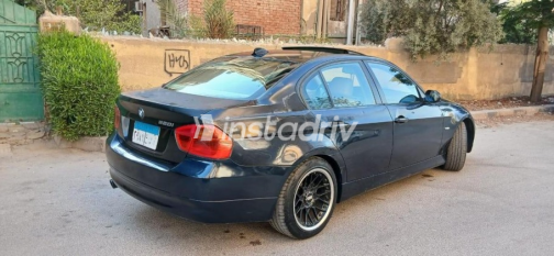 بي ام دبليو 320 2009 أزرق غامق أوتوماتيك مستعملة للبيع في المعادى - 5