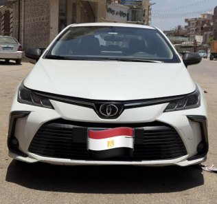 تويوتا كورولا 2020 أبيض أوتوماتيك مستعملة للبيع في الزقازيق