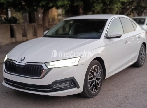 سكودا اوكتافيا A8 2021 أبيض أوتوماتيك مستعملة للبيع في 6 أكتوبر - 1