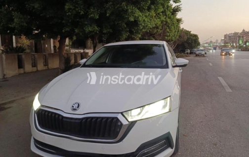 سكودا اوكتافيا A8 2021 أبيض أوتوماتيك مستعملة للبيع في 6 أكتوبر - 2