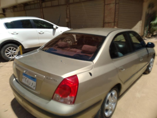 هيونداي إلنترا 2006 برونزي أوتوماتيك مستعملة للبيع في القاهرة