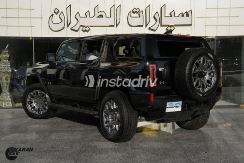 جى ام سى هامر اى فى 2025 أسود أوتوماتيك مستعملة للبيع في القاهرة - 6