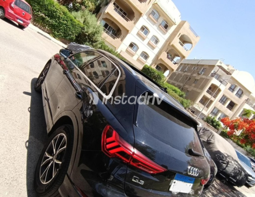 اودي Q3 2021 أسود أوتوماتيك مستعملة للبيع في مدينة الشيخ زايد - 3