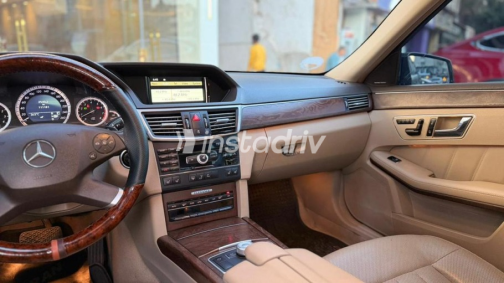 مرسيدس E 350 2009 أسود أوتوماتيك مستعملة للبيع في مدينة نصر - 8