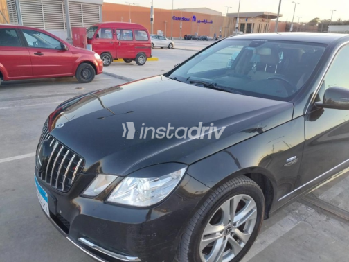 Mercedes E 250 2011 Black Automatic Used for Sale in Sheikh Zayed City - 1