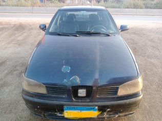 سيات كوردوبا 2001 أزرق غامق يدوي مستعملة للبيع في ميت غمر