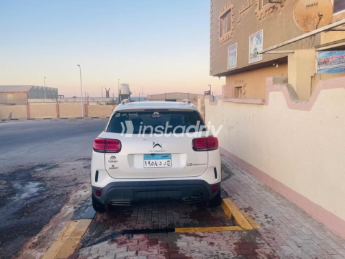 سيتروين C5 2021 أبيض أوتوماتيك مستعملة للبيع في رأس غارب - 4