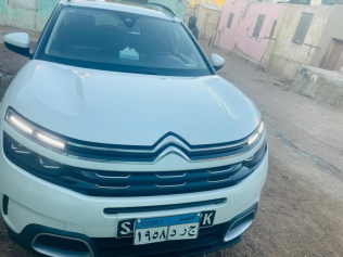 سيتروين C5 2021 أبيض أوتوماتيك مستعملة للبيع في رأس غارب
