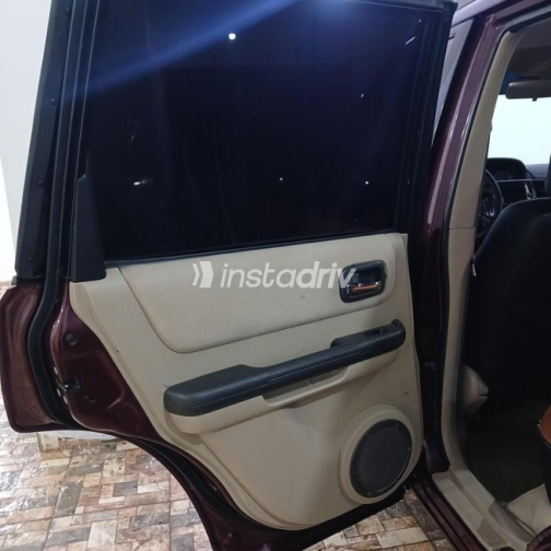نيسان اكس تريل 2007 أحمر غامق أوتوماتيك مستعملة للبيع في برج العرب - 3